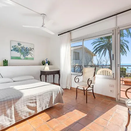 Hauzify I Casa Geranis Holiday home *